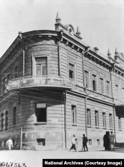 A residence in Yerevan described somewhat confusingly as "the building of the Prime Minister of the President of the Armenian Republic."