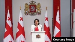პრეზიდენტმა სალომე ზურაბიშვილმა სანქცირებულ ოთარ ფარცხალაძეს, რომელიც რუსეთის მოქალაქეობასაც ფლობს, საქართველოს მოქალაქეობა არ შეუწყვიტა