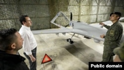 Sadašnji premijer, Albin Kurti, najavio je kupovinu dronova Bayraktar iz Turske 2023. godine.