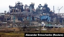 Зруйнований російськими обстрілами металургійний завод «Азовсталь» в окупованому Маріуполі, 16 лютого 2024 року
