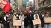 پېښور کې لسګونه کسانو پر جومات د برید ضد احتجاجي او ماتمي لاریون کړی