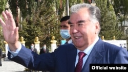 Эмомали Рахмон. Архивдик сүрөт.