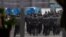 Осужденные на территории исправительной колонии. Иллюстративное фото