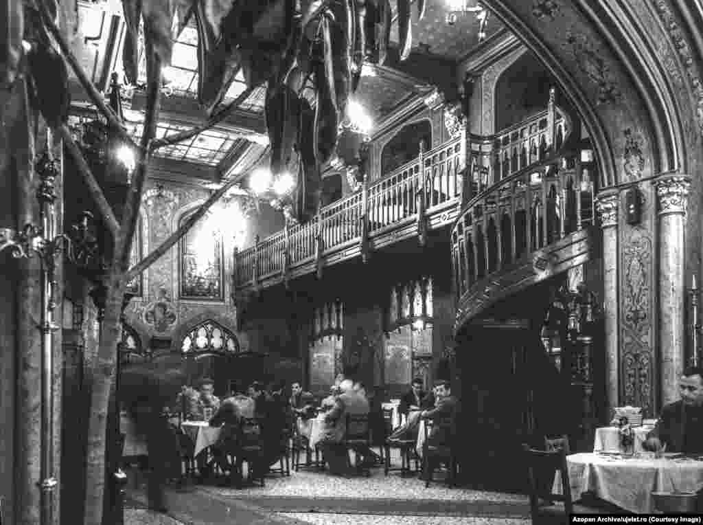 The interior of Bucharest’s Caru cu bere (The Beer Wagon) photographed in 1965 Uj Elet, meaning "New Life," was a Hungarian-language publication targeted at the approximately 1 million Hungarian speakers in Romania. The magazine began publication in 1959.