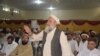 د جرګې یو مشر خپل نظر وړاندې کوي - د اګست ۱۱مې انځور 