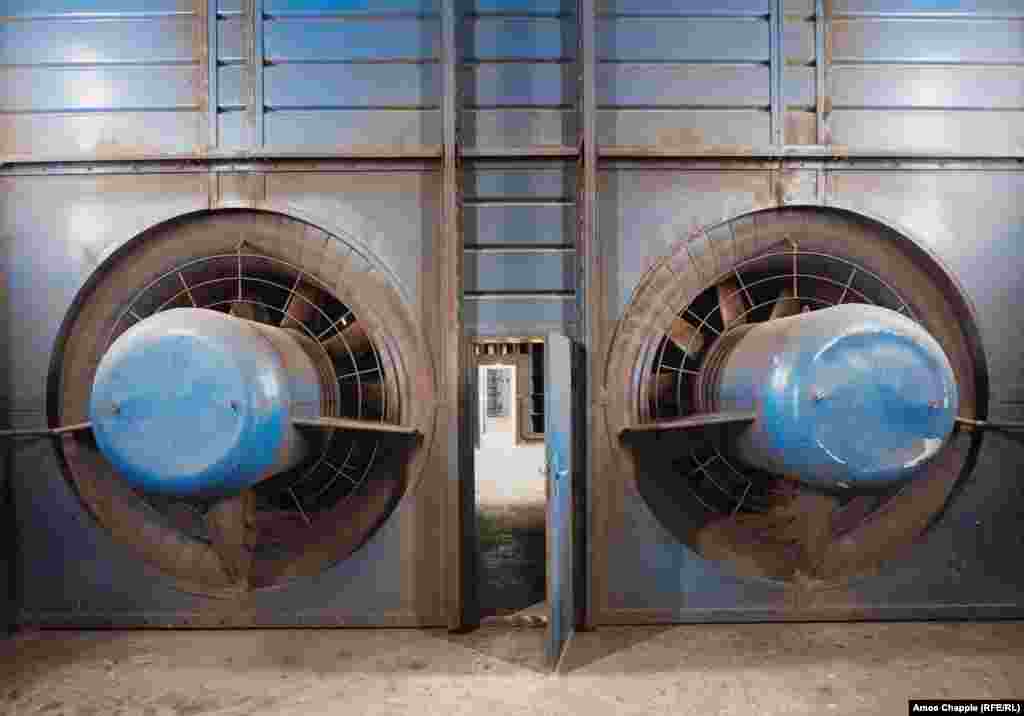 Ventilation fans inside a Prague metro station. "Many residents will leave Prague before an armed conflict begins," The Prague City Transport Company spokesperson predicts. 