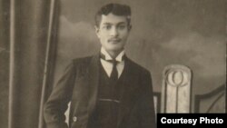 Born in the Russian Empire, David Livshin was on his way to Montreal to join his family when the "Titanic" sank.