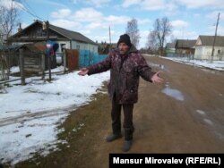In the village of Nesterovo in the Tver region, Vladimir (who preferred not to give his last name) bemoans the collapse of the countryside economy.