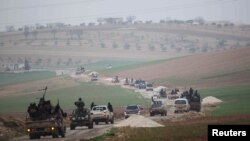 Članovi Al-Nusra fronta u selu Idlib, Sirija, 2. decembar 2014.