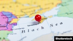 Невдовзі, о 16:55 підконтрольний РФ глава міста Михайло Развожаєв повідомив про повітряну тривогу в Севастополі