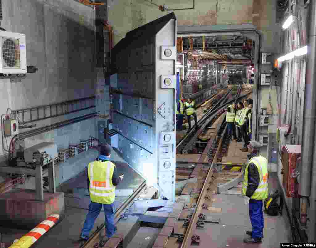 This is the moment a 20-ton door, designed to withstand a nuclear blast, swung shut during tests at a subway station under the streets of Prague. The door is a part of Prague’s Metro Protection System (Ochranny System Metra, or OSM), a network of hardened shelters designed to safeguard people during a nuclear, chemical, or biological attack. 