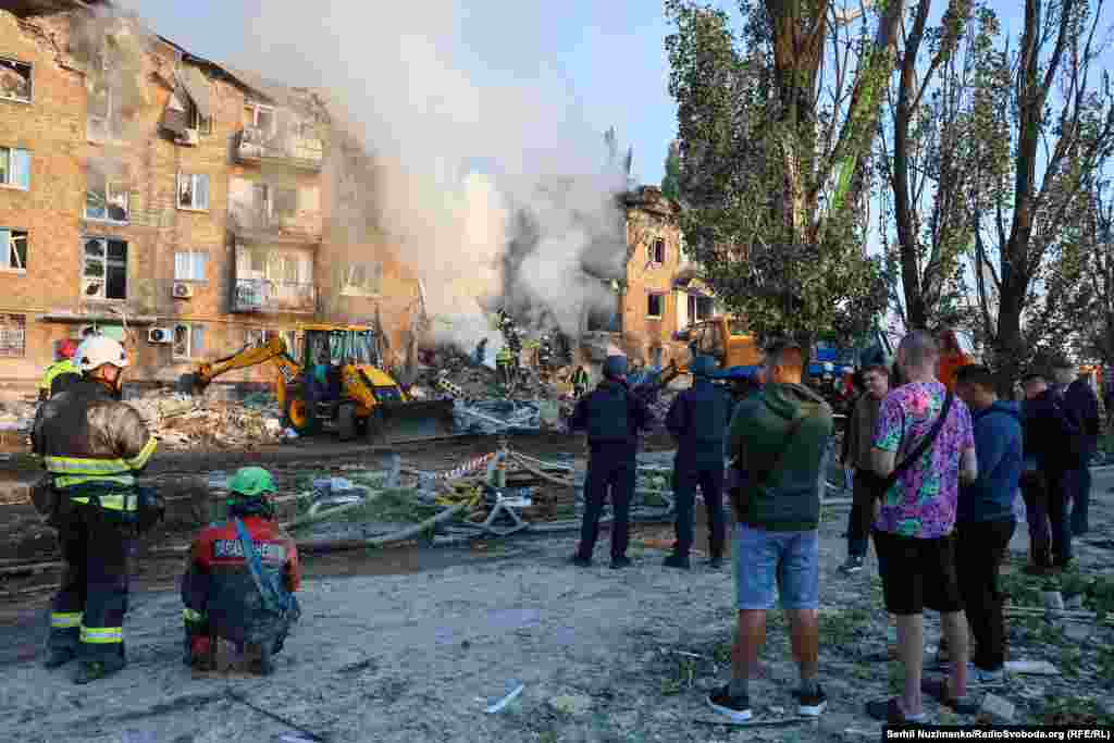In Kyiv's Darnytskiy district, a five-story building was directly hit.