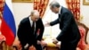 Путин телефонски го информирал Ердоган за развојот на војната во Украина