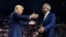 Трамп простирает руки Кеннеди-мл.