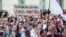 Акция у ИВС, где содержатся участники митингов протеста, в Минске в августе 2020 года
