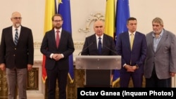 Declarații de presă susținute de reprezentanții coaliției de guvernare PSD-PNL-USR-UDMR-Minorități după semnarea acordului politic, la Senatul României - 23 iunie 2025. 